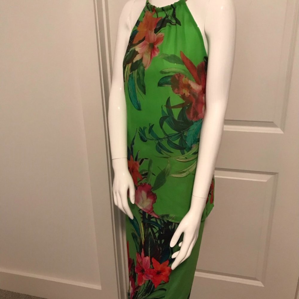 Bisou Bisou  "brand New"  2 piece Fitted Skirt and Halter Top set